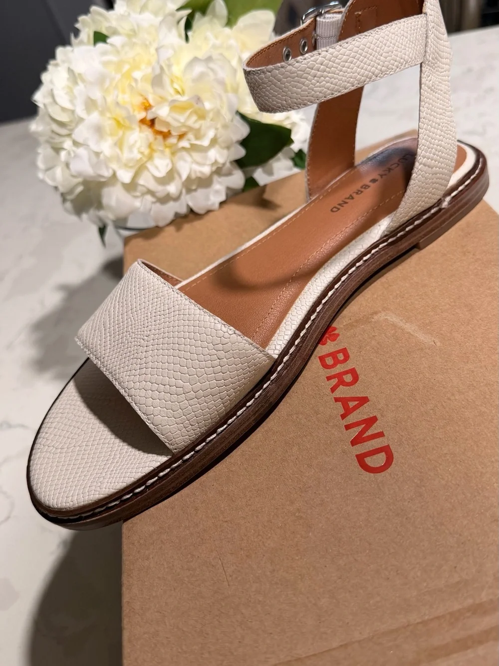 Lucky Brand Women's Kimaya Ankle-Strap Flat Sandals